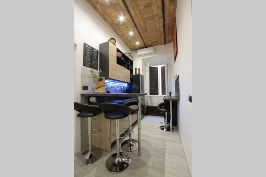 Elegant Apartment In Inner City At Vatican - Netflix And Optical Fiber Rome Exterior photo